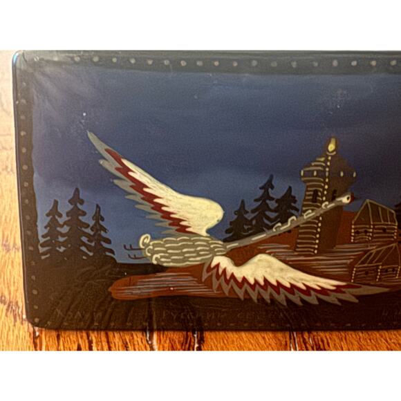 Russian Lacquered Black Trinket Box Artist Signed Crane Loon Bird Flying Forest - Picture 11 of 16